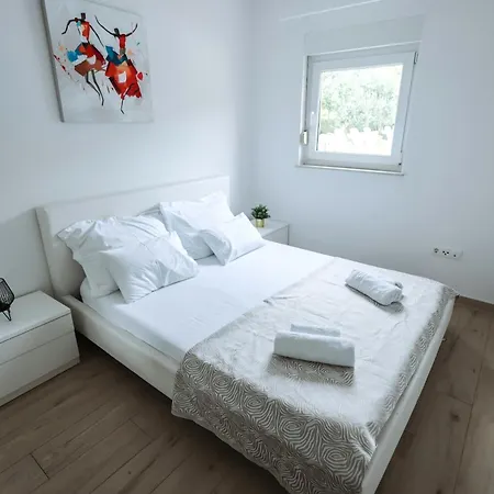 Family Friendly House With A Swimming Pool Kastel Stafilic, Kastela - 20244 بيت للعطل