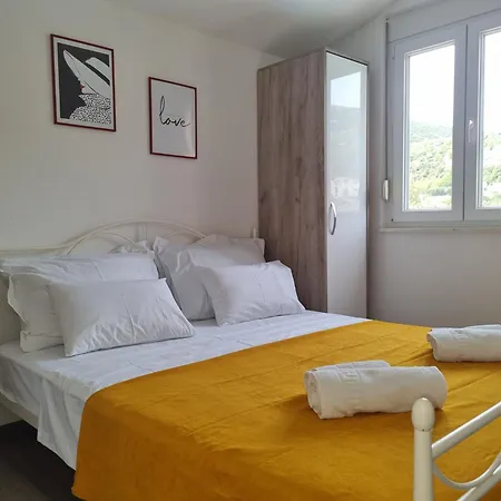 Family Friendly House With A Swimming Pool Kastel Stafilic, Kastela - 20244 Сasa de vacaciones